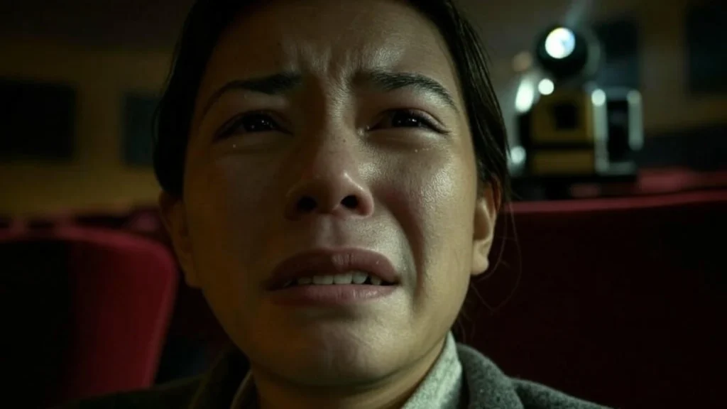 Mengelola Emosi: Perbedaan antara Respons Emosional dalam Film dan Kehidupan Nyata