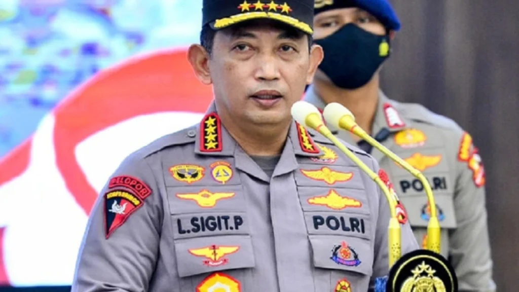 Polemik Pergantian Kapolri: Seskab Menyatakan Jenderal Listyo Sigit Masih Bertugas