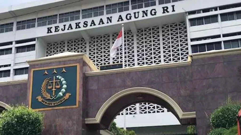 Kejagung Tetapkan Riza Chalid dan Sembilan Tersangka dalam Kasus Korupsi Pertamina