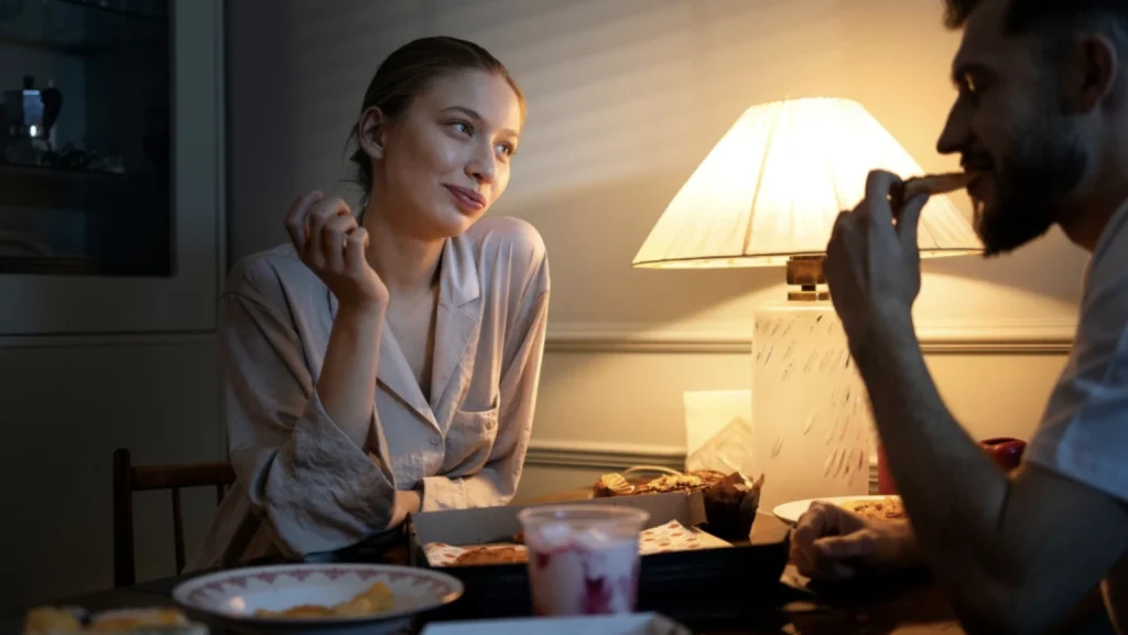 Dampak Negatif Makan Malam Terlambat bagi Kesehatan