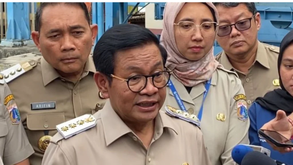 Gubernur DKI Jakarta Menghadapi Banjir: Permohonan Maaf dan Pentingnya Koordinasi